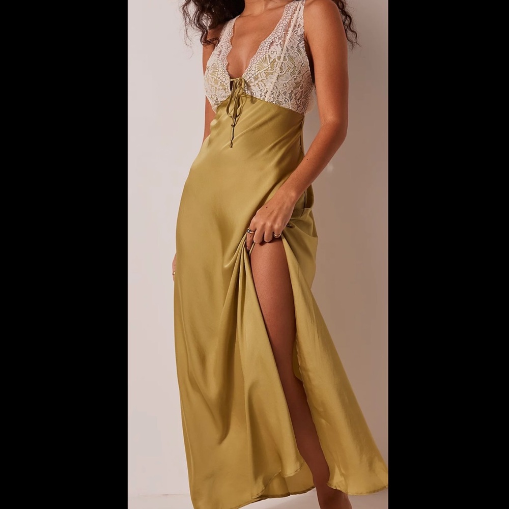 FREE PEOPLE Elegant Lace Trim Satin Nightgown